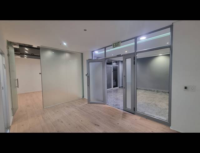 148M² OFFICE TO LET IN SEA POINT
